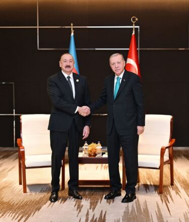 Ilham Aliyev, presidente de Azerbaiyán y el presidente de Turquía, Recep Tayipp Erdogan. Vía X@presidentaz