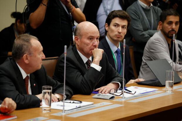 El ministro de Hacienda, Jorge Quiroz, participa de la Comisión de Hacienda de la Cámara de Diputados.