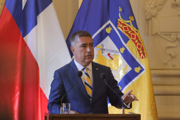 Alcalde de Santiago, Mario Desbordes.