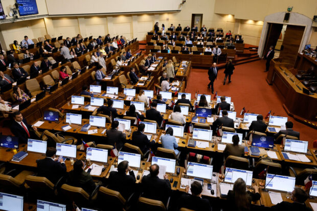 Parlamentarios durante la sesión de la Cámara de Diputadas y Diputados.