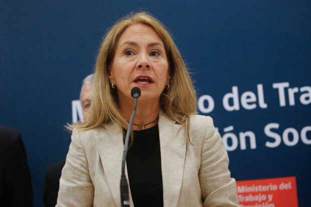 Presidenta de la Confederación de la Producción y Comercio (CPC), Susana Figueroa, hablando en el Ministerio del Trabajo..