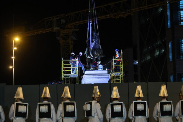 Retorno de la estatua del general Baquedano a plaza Italia.