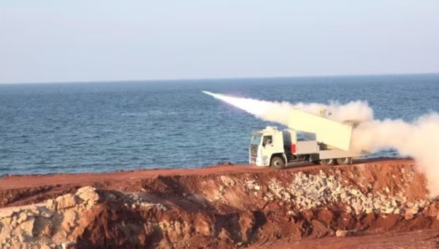 Simulacro iraní en el estrecho de Ormuz. Foto: Aton Chile.