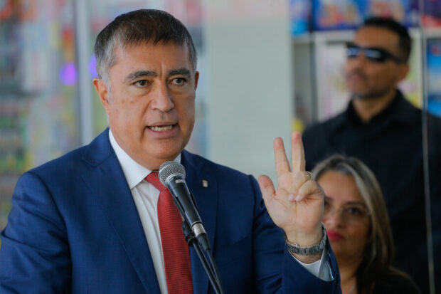 Alcalde de Santiago, Mario Desbordes.