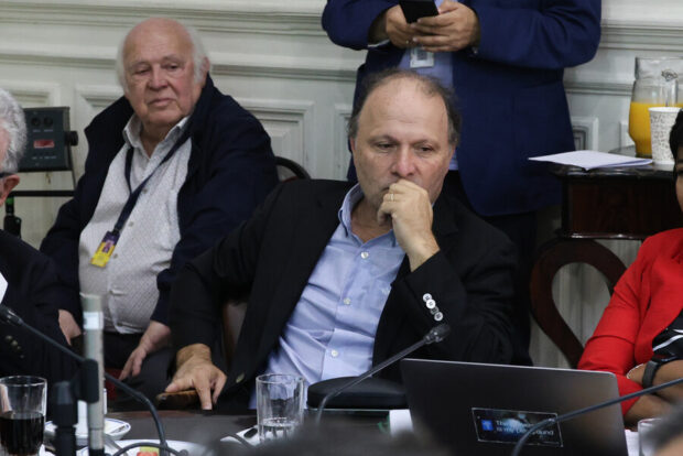 El senador del Partido Socialista, Alfonso De Urresti, en una sesión del Congreso Nacional.