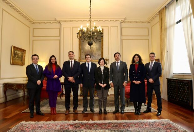 El Consejo del Banco Central de Chile sostiene una reunión protocolar con los Senadores integrantes de la Comisión de Hacienda del Senado.