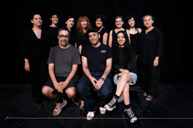 Equipo de "La casa de Bernarda Alba" en el TNCH.