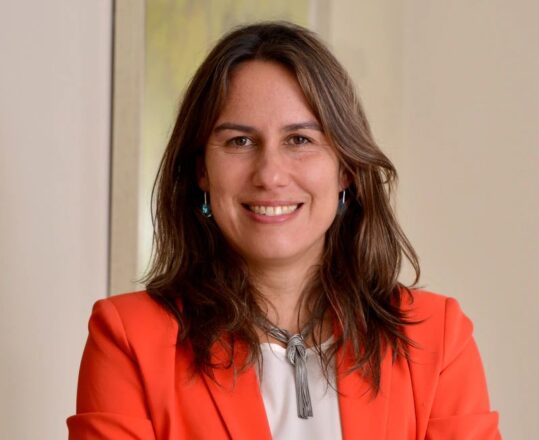 La académica de la Facultad de Economía y Negocios de la U. de Chile e integrante del Grupo de Política Monetaria, Eugenia Andreasen. 