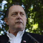 Ministro de Vivienda, Iván Poduje.