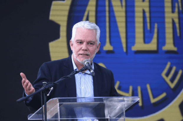 Presidente de la ANEF, José Pérez Debelli.