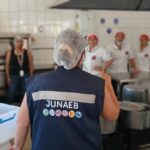 El hambre también entra a la sala de clases Programa de Alimentación Escolar de la Junaeb.