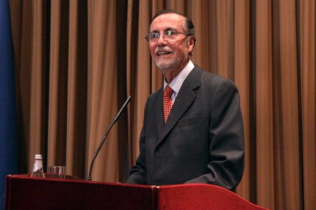Víctor Pérez, profesor Emérito de la Universidad de Chile.