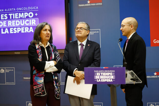 Autoridades durante el primer reporte del Plan de Alerta Oncológica.