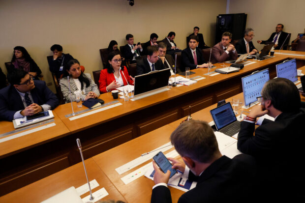 La presidenta del Consejo Fiscal Autónomo, Paula Benavides, participa de la Comisión de Hacienda en la Cámara de Diputados. Sebastián Cisternas/Aton Chile.