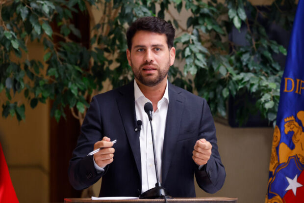 Punto de prensa del senador del Frente Amplio Senador Diego Ibáñez. Sebastián Cisternas/ Aton Chile.