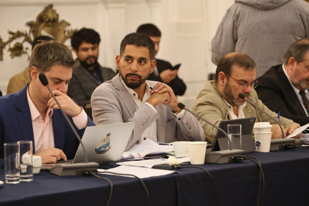 Diputados Daniel Manouchehri, Jorge Brito y Boris Barrera.