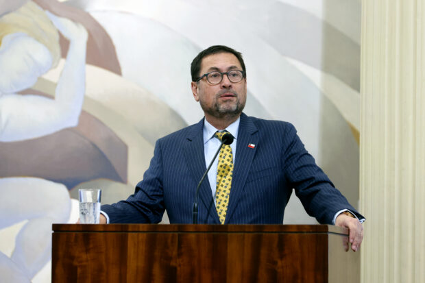 Ministro de Relaciones Exteriores, Francisco Pérez Mackenna.