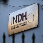 Premio Nacional de Derechos Humanos 2026: INDH extiende la presentación de postulaciones hasta el 25 de mayo Placa del INDH.