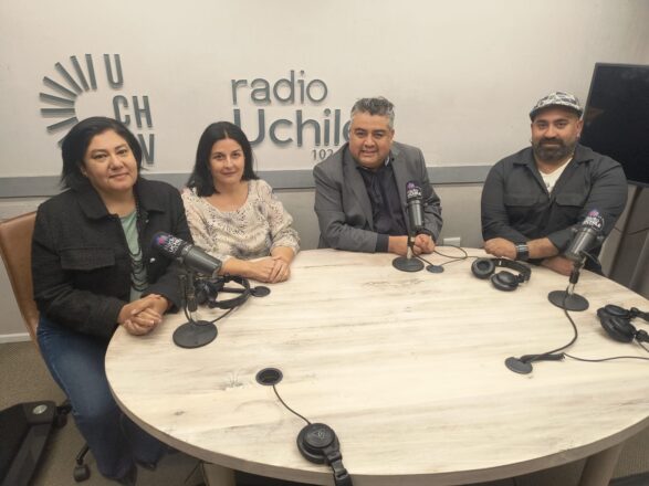 "Lo Público en Salud", junto al director de Radio Universidad de Chile, Patricio López.