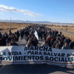 Pedro Callisaya, Defensor del Pueblo de Bolivia: "Un estado de excepción no va a solucionar los problemas estructurales del país" Manifestantes de la Marcha por la Vida, Para Salvar Bolivia, recorriendo la carretera con dirección a La Paz (1)
