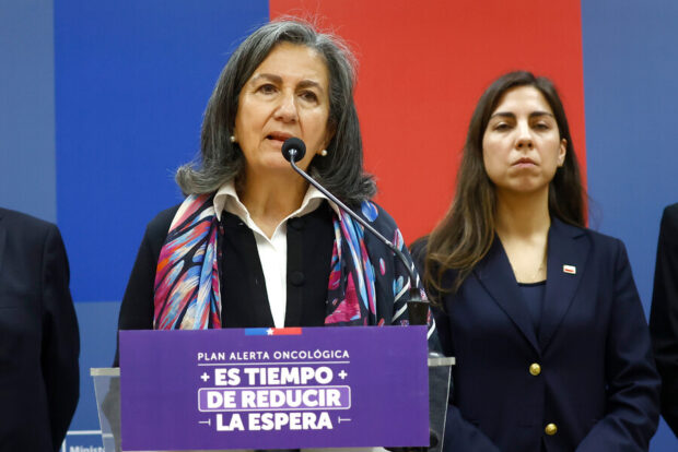 La ministra de Salud May Chomalí durante el primer reporte del Plan de Alerta Oncológica.