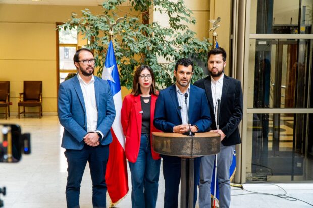 Punto de prensa de Jaime Bassa, Francisco Crisóstomo y Gustavo Gatica.
