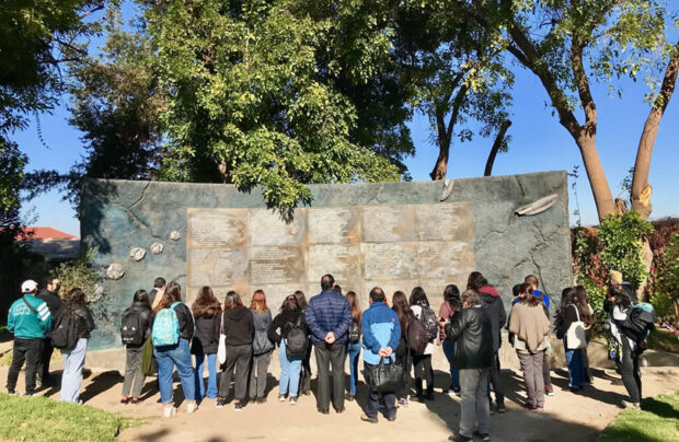 Visita guiada en el Parque por la Paz Villa Grimaldi. Foto: Villa Grimaldi.