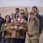 Presidente José Antonio Kast junto a autoridades del Ejército y el Congreso Nacional en la frontera norte.