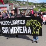 La agenda extractivista de Kast: certeza para el capital, despojo para las comunidades Comunidad de Penco protesta contra el proyecto de tierras raras impulsado por la empresa canadiense Aclara.