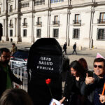"Funeral de la Salud Pública": organizaciones de la salud denuncian crisis de financiamiento Trabajadores de la salud protestan en contra de Hacienda por recortes en el presupuesto.