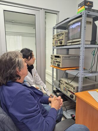 Pablo Salas en el Archivo Patrimonial de la USACH.