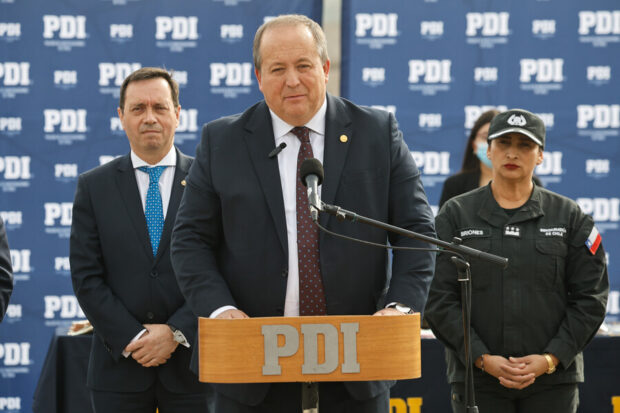 El fiscal nacional, Ángel Valencia, detrás de un podio. Foto: Aton.
