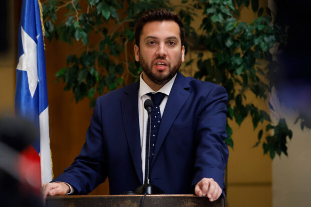 Raúl Soto. Sebastian Cisternas/Aton Chile.