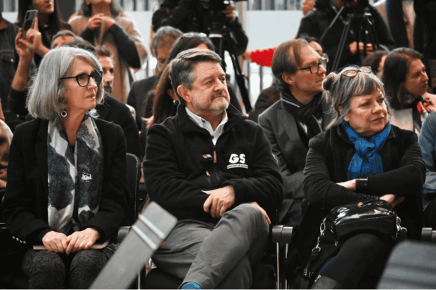 La vicerrectora de la Universidad de Chile, Pilar Barba; el gobernador de la Región Metropolitana, Claudio Orrego; y la directora del Cine Arte Alameda, Roser Fort.